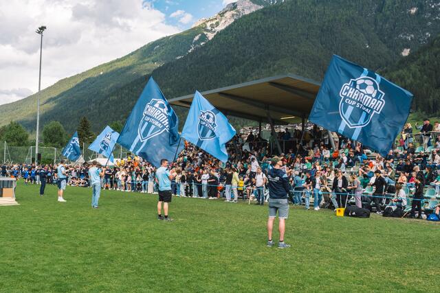Packende Spiele und volle Tribünen – das Final-Turnier des Chairman Cup in Neustift ließ Fußballherzen höher schlagen. | Foto: Hermann Auer