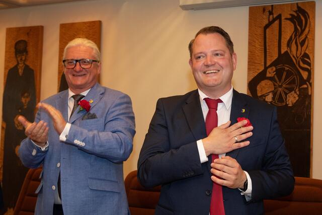 Der neue Bürgermeister von Ternitz Christian Samwald (re.) und Neo-Vize-Bürgermeister Peter Spicker.