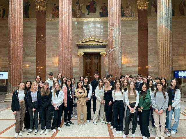 Die Schülerinnen und Schüler erhielten einen umfassenden Einblick. | Foto: Gesa Buzanich