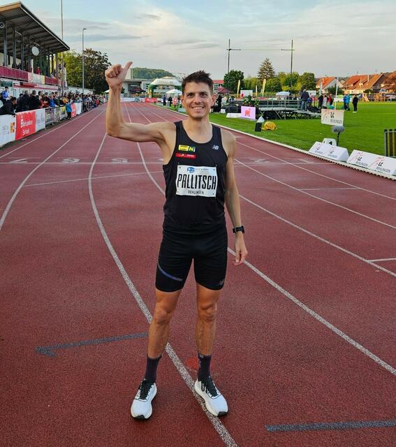 Neuer Österreichischer Rekord: Raphael Pallitsch nach dem Rennen in Rehlingen (Deutschland)  | Foto: SVS Leichtathletik 