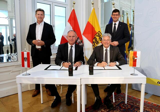 Die Vereinbarung wurde im Spiegelsaal unterzeichnet. | Foto: LPD Kärnten/Kuess