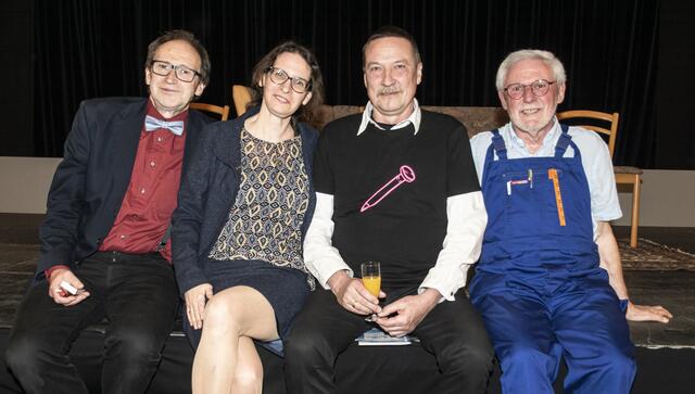 Franz Schiefer, Nicole Gerfertz-Schiefer, Günter Kolbert (der Echte), Günter "der Unechte" aus dem Stück (Franz Zimmermann) | Foto: Gerhard MALY
