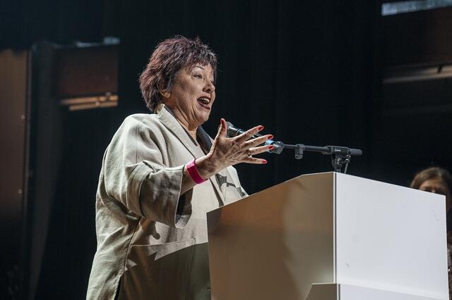 Helga Konrad war die erste Grazer Frauenstadträtin und rief als Frauenministerin mit der Kampagne "Ganze Männer machen halbe-halbe" zu einer gerechten Aufteilung der Sorgearbeit auf.  | Foto: Stadt Graz/Prontolux
