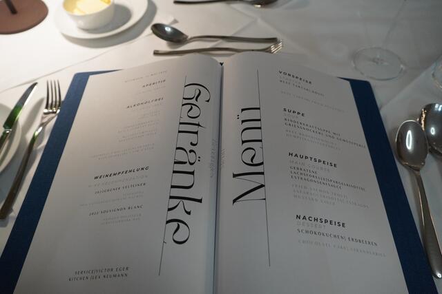 Das Menü welches die Schüler kochten und servierten. | Foto: Emanuel Hasenauer