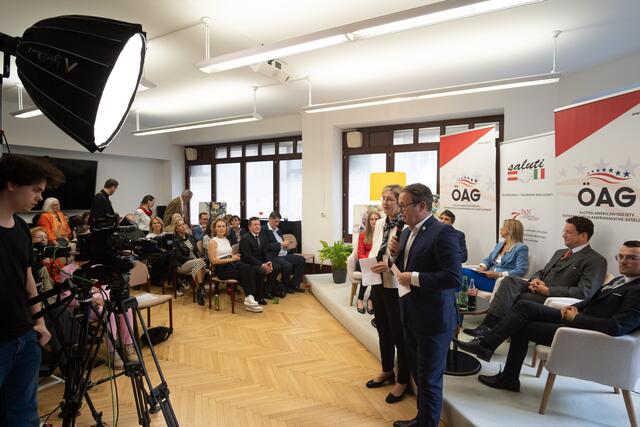 Gastgeber ÖAG und IAG. Die Diskussion wurde live übertragen. | Foto: Roland Ferrigato