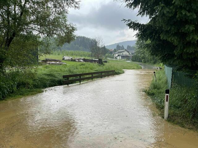 Auch Graz-Umgebung, hier ein Foto der FF Steinberg-Rohrbach mit Thal, war von den Überschwemmungen betroffen. | Foto: LM Christoph Roth, LM d.V. Markus Dirnberger