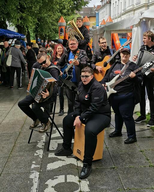 Auf das Geburtstagsfest am 6. Juni freuen sich die Mitglieder schon ganz besonders. | Foto: Mundwerk