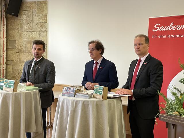 Bernd Brodtrager (li.), Obmann der Steirischen Jungbauern | Foto: Regionalmedien Steiermark/Vorraber