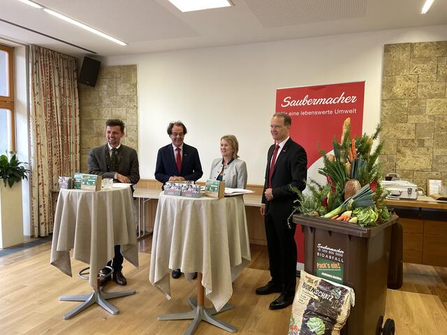 Astrid Ochensberger-Benkic (2.v.r.) ist mit dem Gartenhotel Ochensberger in St. Ruprecht/Raab einer der beteiligten Gastronomie-Betriebe. | Foto: Regionalmedien Steiermark/Vorraber