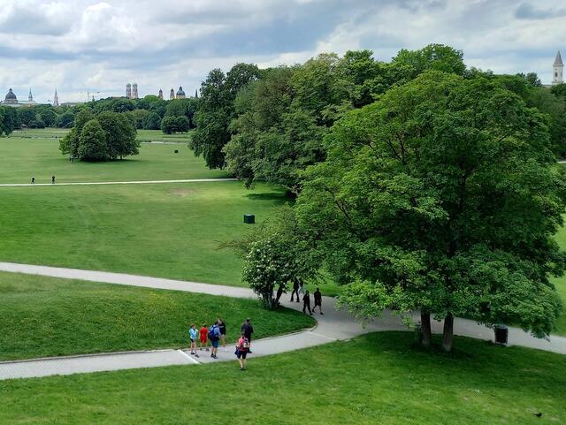 Im englischen Garten  | Foto: H.Bachinger 