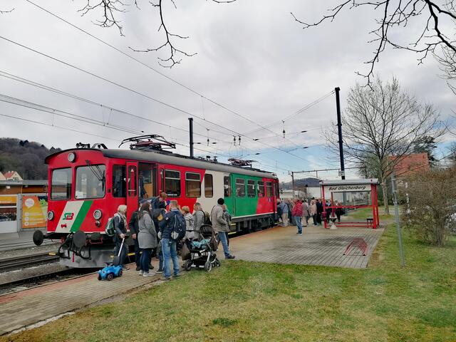 In Bad Gleichenberg steigen Fahrgäste aus und zu. | Foto: Archiv