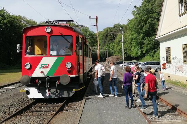 Auch in Gnas steigen viele Fahrgäste zu. | Foto: Archiv