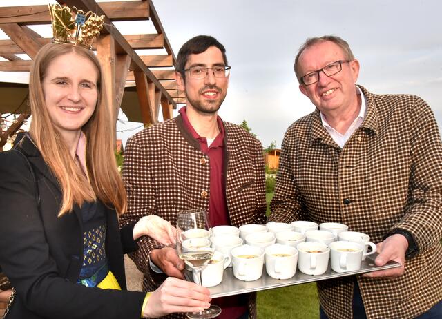 Die Käsesuppe wird serviert | Foto: Herbert Schleich