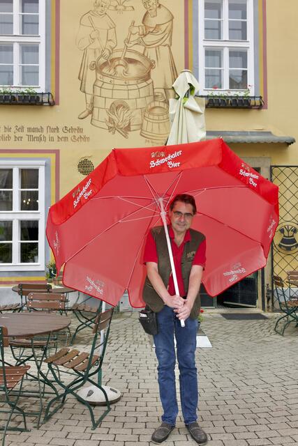 Vor allem am Hauptplatz befinden sich viele Gastgärten wie der vom Bräuhaus. | Foto: Santrucek