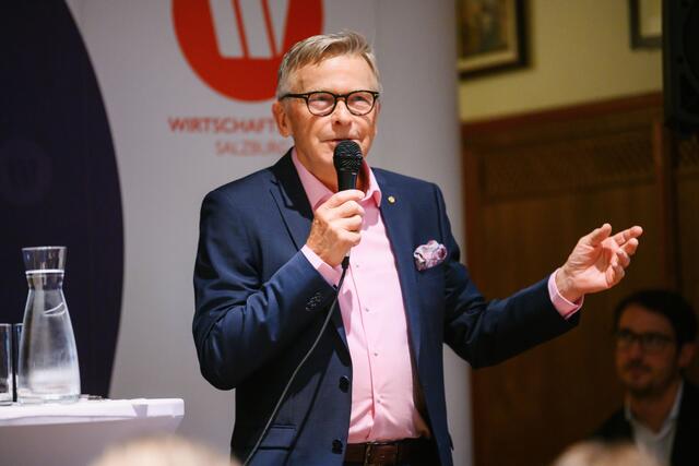Wirtschaftskammer-Präsident Peter Buchmüller zeigte sich erfreut über das große Interesse an der Veranstaltung. Im Bild: Peter Buchmüller, Präsident der Wirtschaftskammer Salzburg | Foto: Manuel Horn