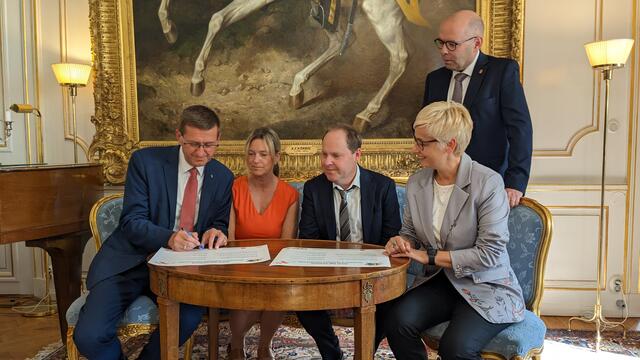 V. l.: Landesrat Markus Achleitner, Lena Miranda (CEO Science Park Linköping) und Jonas Nilson (CEO Science Park Norrköping), Wirtschaftskammer OÖ-Präsidentin Doris Hummer und Östergötlands Gouverneur Carl Fredrik Graf. | Foto: BRS
