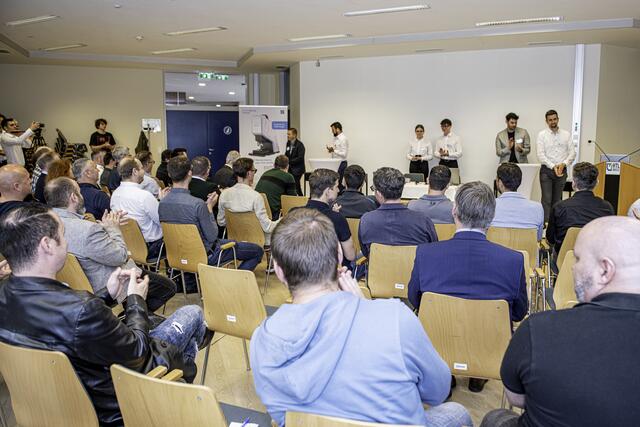 Eine kurze Podiumsdiskussion und Fachvorträge waren der theoretische Input der Veranstaltung.
 | Foto: Walter Hausleitner
