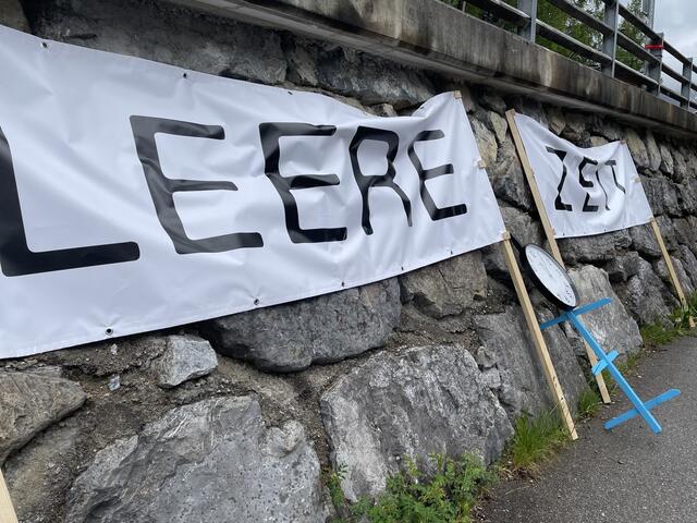 In Bschlabs wurde die um fünf nach 12 kurzerhand angehalten. | Foto: RegionalMedien