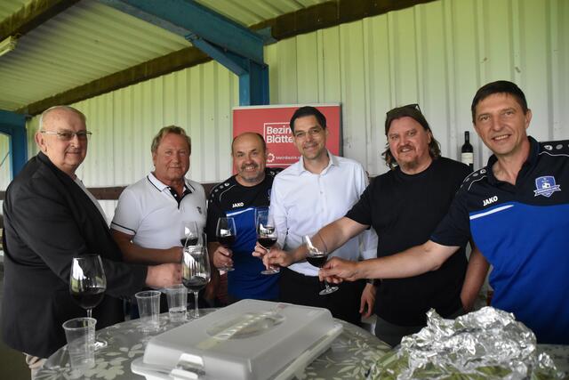 Weinkost: Johann Gartner, Manfred Schuh, Gottfried Brunner, Christian Dax, Christian Marth, Michael Fazekas | Foto: Michael Strini