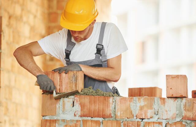 Die neue Förderung soll auch die Bauwirtschaft ankurbeln. | Foto: myronstandret/PantherMedia