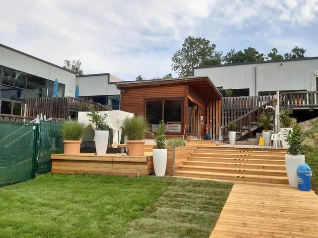 Die Täter drangen über den Außenbereich ins Thayatal Vitalbad ein. | Foto: Thayatal Vitalbad