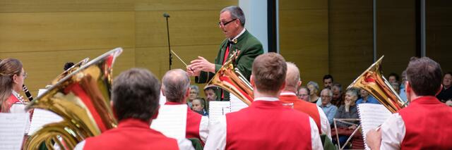 Kapellmeister Reinhard Siegele hat wieder ein abwechslungsreiches und anspruchsvolles Programm zusammengestellt. | Foto: Leo Jörg