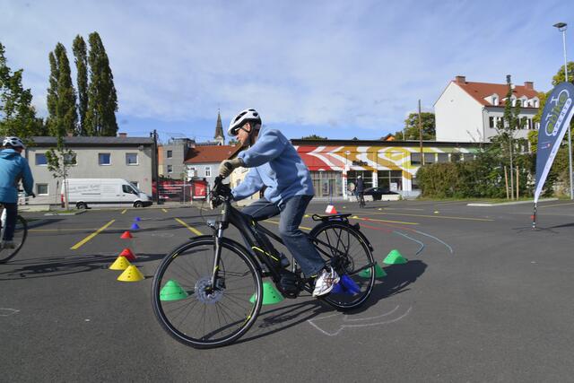 Gesund, flott, aber auch gefährlich: E-Bikes bergen mehr Tücken als "normale" Fahrräder. Deshalb finden an drei Standorten im Bezirk in Kürze Fahrsicherheitstrainings für E-Bikes statt. Wo und wann erfährst du weiter unten im Artikel. | Foto: E-Bike Xperts
