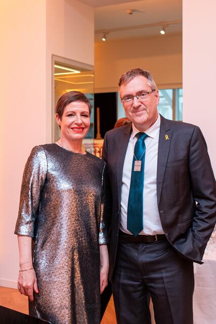 Leiterin Barbara Staudinger und der israelische Botschafter David Roet bei der Spendengala im Jüdischen Museum Wien. | Foto: Ouriel Morgensztern