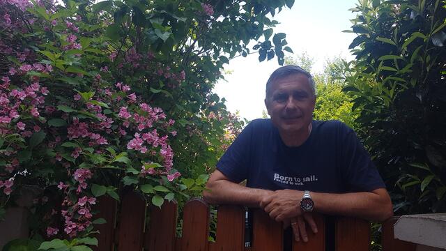 Mario Bastirsch im Garten in Purkersdorf. | Foto: Bastirsch