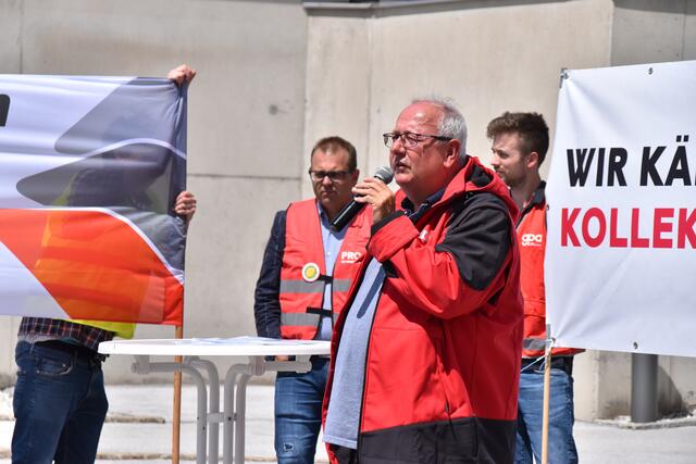 Für Harald Schweighofer, Landesgeschäftsführer der Gewerkschaft GPA Tirol, ist eine Nulllohnrunde inakzeptabel.  | Foto: Barbara Fluckinger