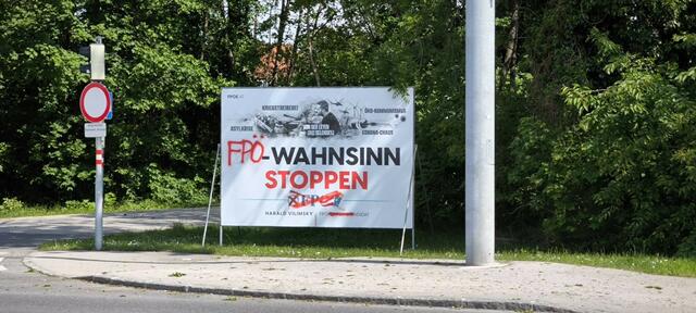 Das Beschmieren von Plakaten ist Sachbeschädigung. | Foto: Otzelberger