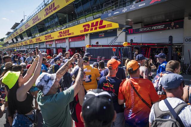 Der Ansturm der Fans sorgt für Wertschöpfung und Umsätze. | Foto: Red Bull Content Pool