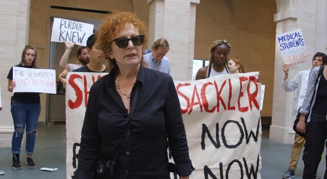 Nan Goldin kämpfte im 20. Jahrhundert gegen die Pharmadynastie Sackler. | Foto: polyfilm.at