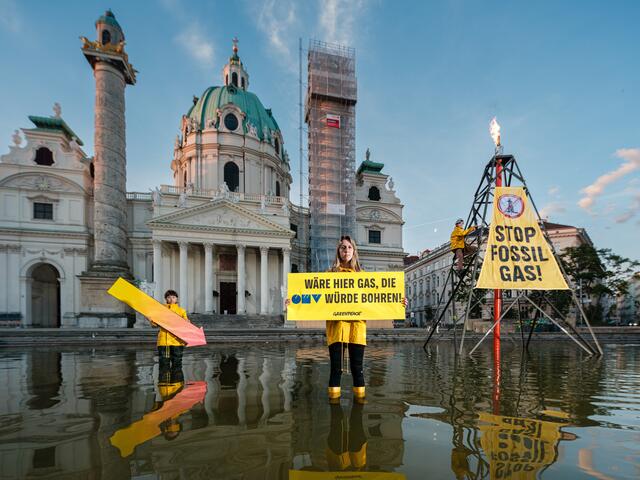 Auch am Nachmittag ist ein Protest geplant, jedoch verlagert sich dieser direkt zur OMV-Zentrale in den 2. Bezirk. | Foto: Mitja Kobal/Greenpeace