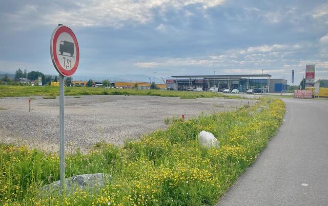 Hier werden in Kürze die Bagger anrollen: Ein neuer Sparmarkt wird von der MID gebaut. | Foto: MeinBezirk.at