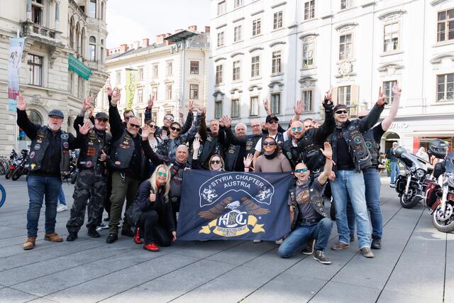 Laut und sichtbar: Die Initiative Fellows Ride möchte das Tabuthema Depression mit Motorraddemonstrationen zur Sprache bringen. | Foto: Fellows Ride/Motorradland Austria