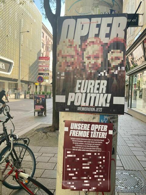 Die Polizei schildert am Mittwoch neue Details zum Fall jener Remigration-Plakate, welche auf der Mariahilfer Straße aufgehängt wurden. | Foto: z.V.g.