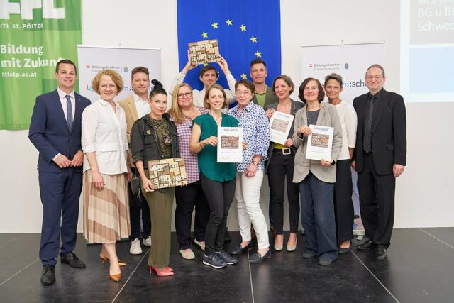 Bildungsdirektor Karl Fritthum, Bildungs-Landesrätin Christiane Teschl-Hofmeister, Vertreterinnen und Vertreter der Schulen, Fachinspektor für Musik und Kreativität Andreas Gruber | Foto: Monihart