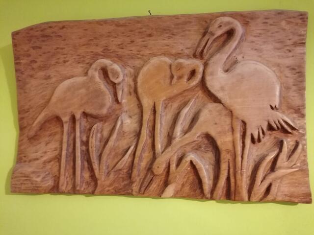 Die Flamingos, ein Kunstwerk von „Belkis“, einer türkischen Holzschnitzerin, die Sinan in seiner Jugend kannte und die ihn zu dieser Kunstsrt inspirierte. | Foto: Privat