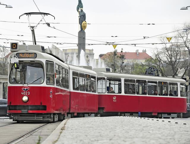 D-Wagen wird in beide Richtungen umgeleitet, und zwar zwischen Börse und Schwarzenbergplatz über den Franz-Josefs-Kai. | Foto: Johannes Zinner / Wiener Linien