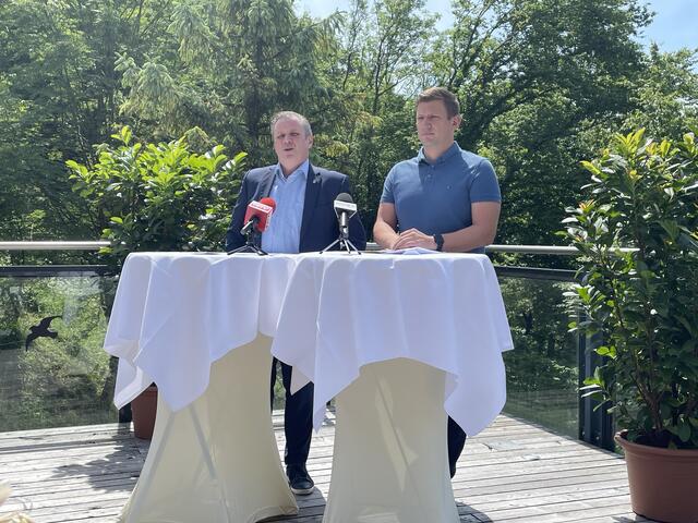 Die beiden Geschäftsführer der Burg Oberkapfenberg Christian Theiss und Philip Hiden. | Foto: Kern