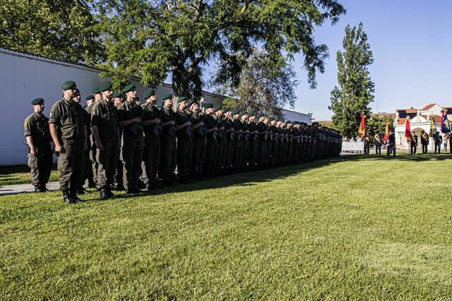 Die Rekruten bei ihrer Angelobung in Frauenkirchen | Foto: Österreichisches Bundesheer / Militärkommando Burgenland