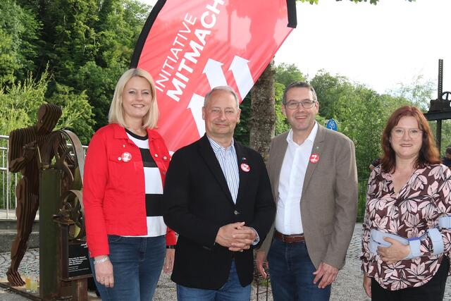 Bezirksvorsitzende Katrin Auer, SPÖ-Spitzenkandidat Andreas Schieder, Bürgermeister Markus Vogl und Landtagsabgeordnete Klubobfrau Sabine Engleitner-Neu (v.li.). | Foto: SPÖ