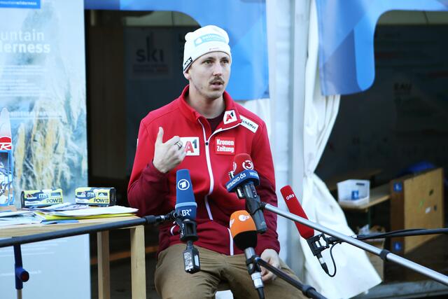 Julian Schütter setzte sich bereits während seiner aktiven Karriere als Skirennläufer für den Klimaschutz ein. Mittlerweile ist er als Mitglied der "Letzten Generation" bei Protestaktionen in ganz Österreich unterwegs. | Foto: GEPA