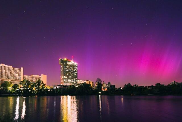 Polarlichter über Wien: Wer das Spektakel damals verpasst hat, bekommt vielleicht schon bald eine zweite Chance. | Foto: Vertigohyeah/Twitter/zVg
