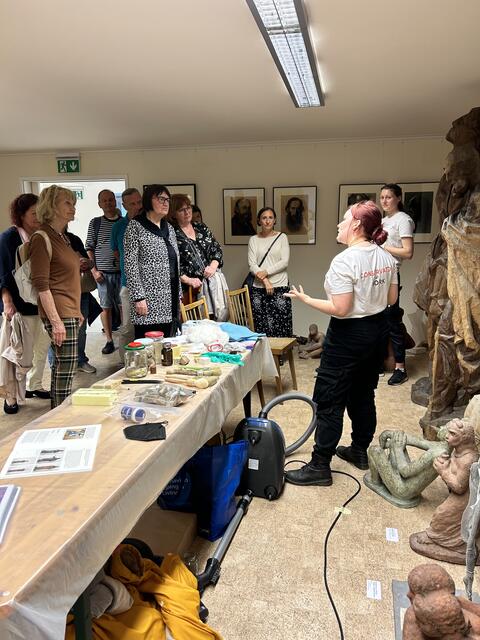 Schaurestaurierung mit Student:innen der Universität für angewandte Kunst Wien | Foto: LEMU