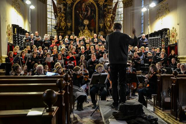 Auf die Besucher wartet ein gewaltiger Klangkörper aus Chor und Orchester. | Foto: Musica Sacra