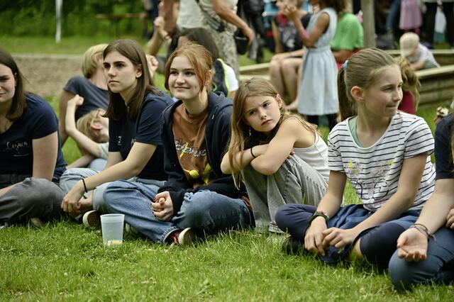 Mit viel Musik, bemalten Kindern, gutem Essen und bester Stimmung ging das alljährliche Familienfest der Schule an der Alm in Pettenbach über die Bühne. | Foto: Schule an der Alm