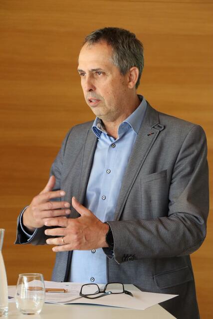 Geschäftsführer der Energieagentur Tirol, Bruno Oberhuber zeigte sich stolz. | Foto: Celina Leitner