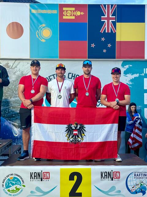 Das österreichische Nationalteam besteht aus Athleten des Vereins Rafting Sport Salzatal: Nun schrieben sie rot-weiß-rote Sportgeschichte. | Foto: Garrick Cameron